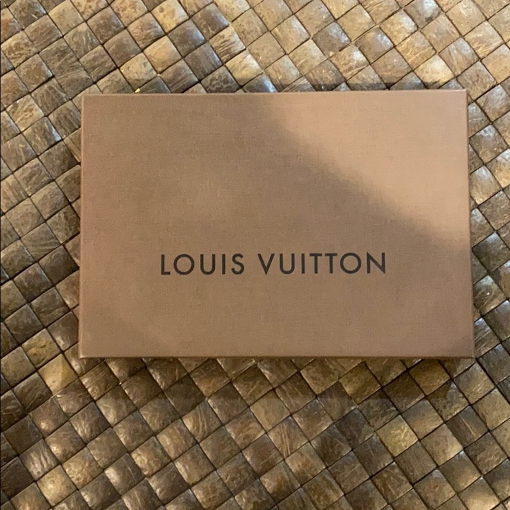Louis Vuitton box